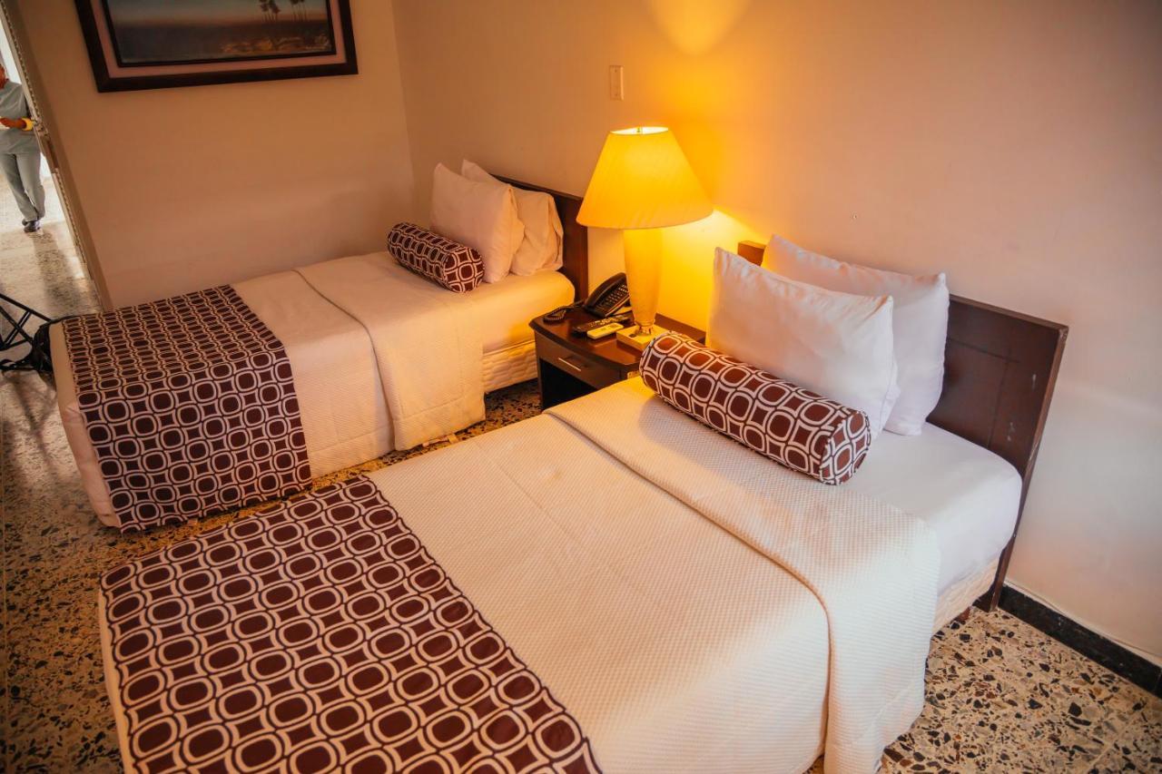 Hotel Tequendama Inn Estacion Буенавентура Екстериор снимка